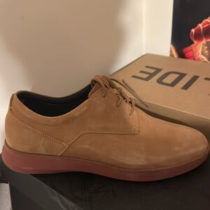 Clark active air size 11 men tan office shoe